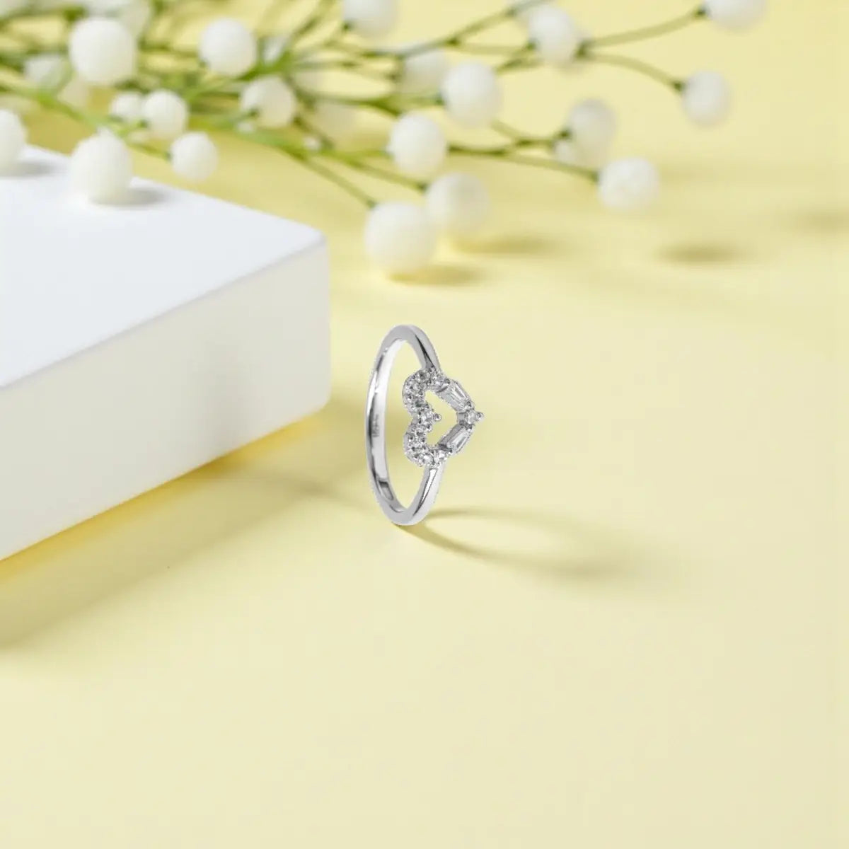 Silver Sparkling Love Heart Zircon Ring