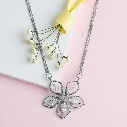 Adjustable Silver Flower Necklace for Women
