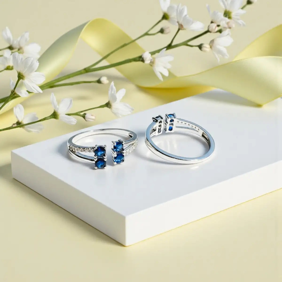 Elegant Silver Blue Diamond Toe Ring