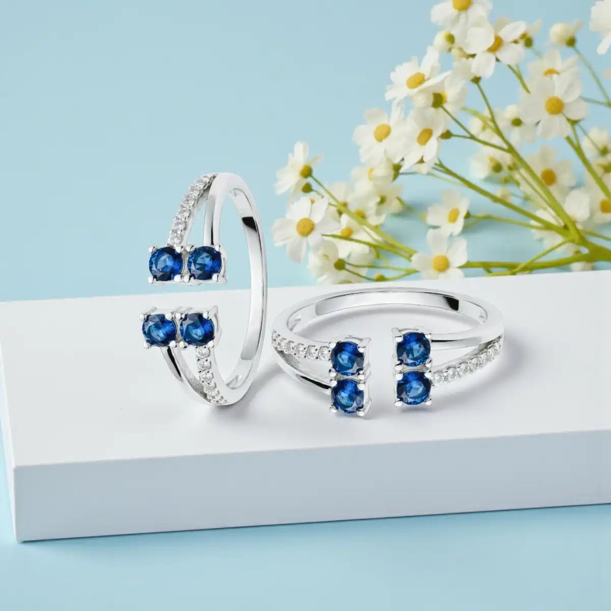 Elegant Silver Blue Diamond Toe Ring